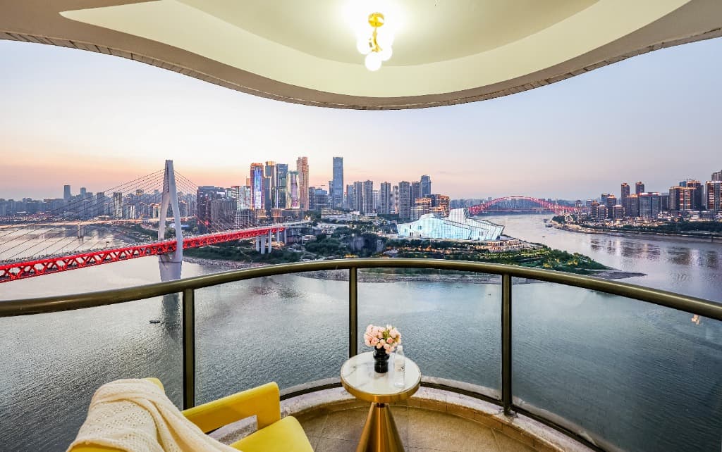 River View 4-Bedroom Suite with Private Balcony & Mahjong Table (Qing Ying)