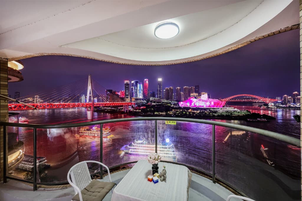 River View 4-Bedroom Suite with Private Balcony & Mahjong Table (Xiang Wu)